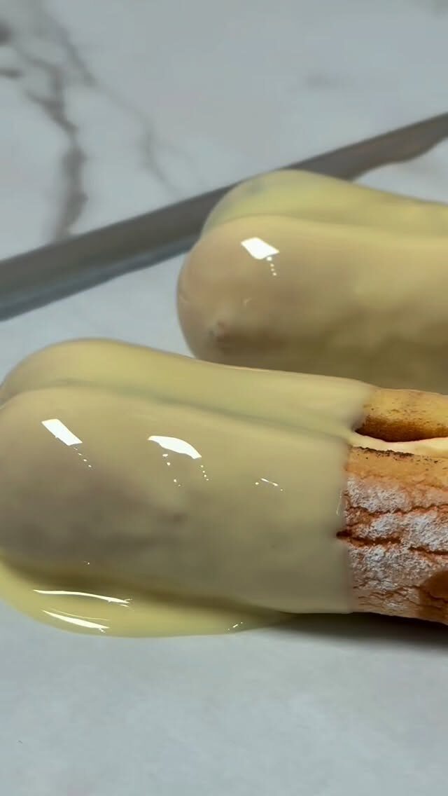 Instagram post from vikicakes.pl. This post is in position 10.